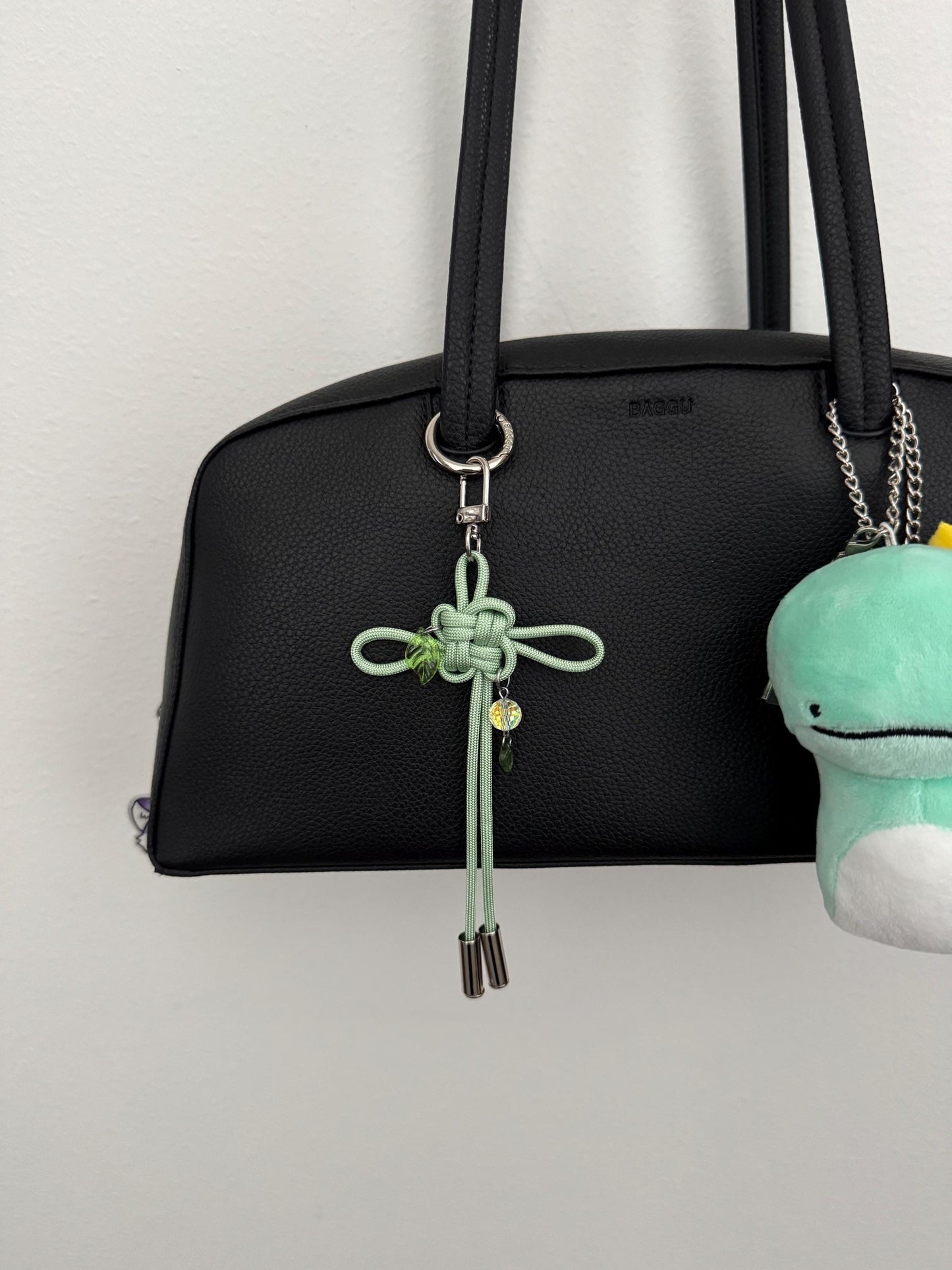 Stray Kids Hollow Lucky Knot Keychain