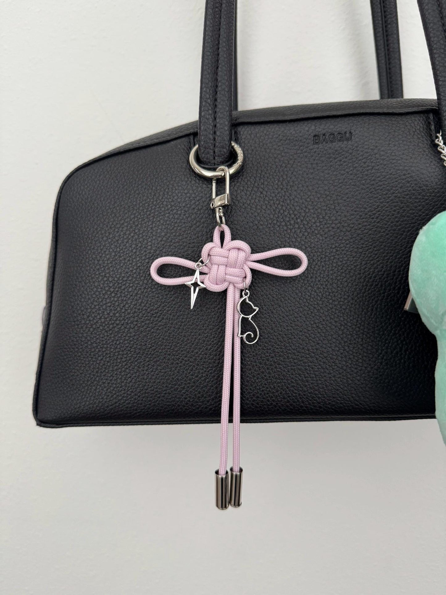 Katseye Lucky Knot Keychain