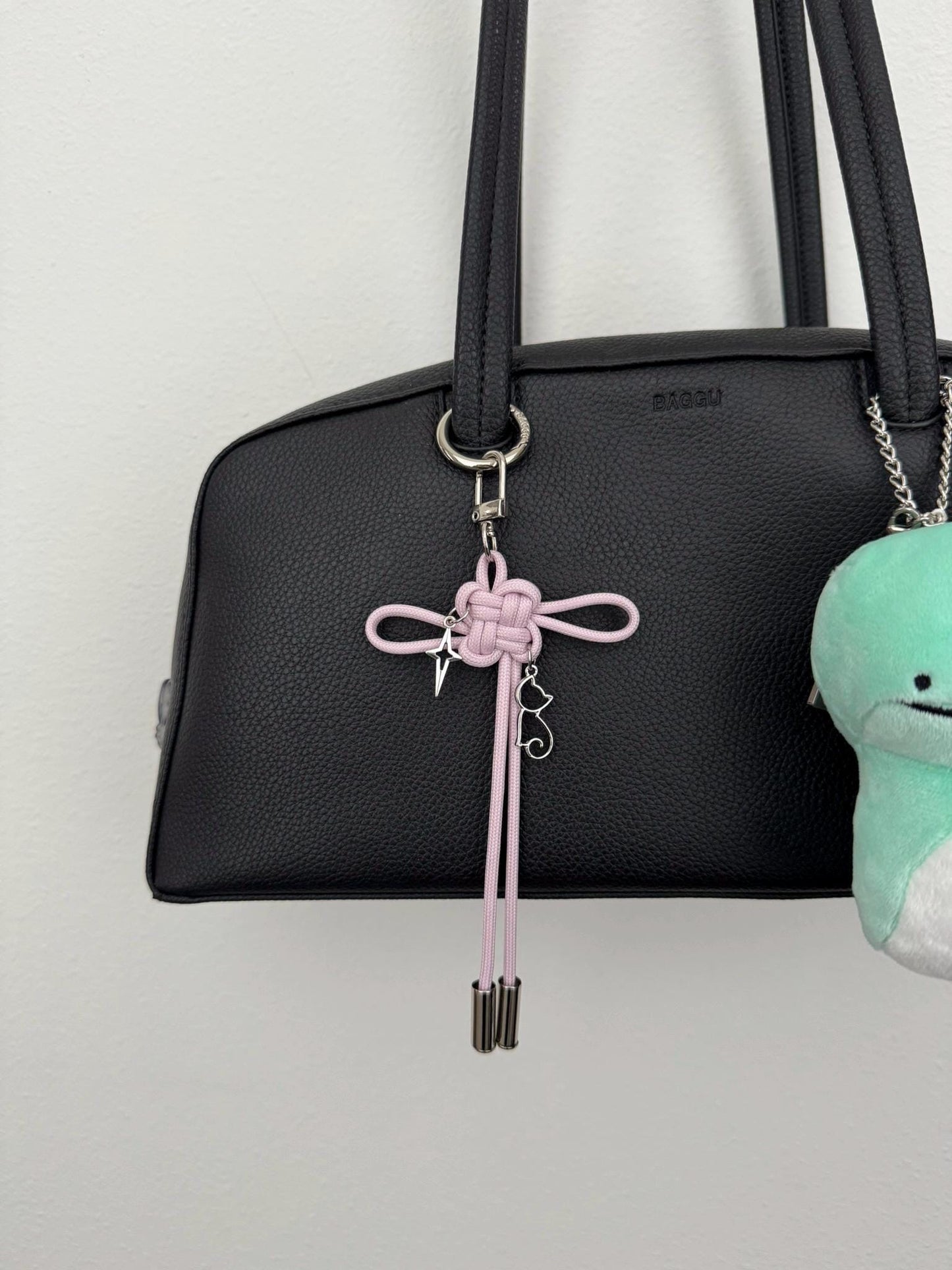 Katseye Lucky Knot Keychain
