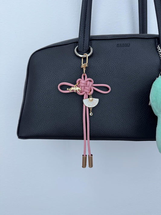 Stray Kids Lucky Knot Keychain - Gold