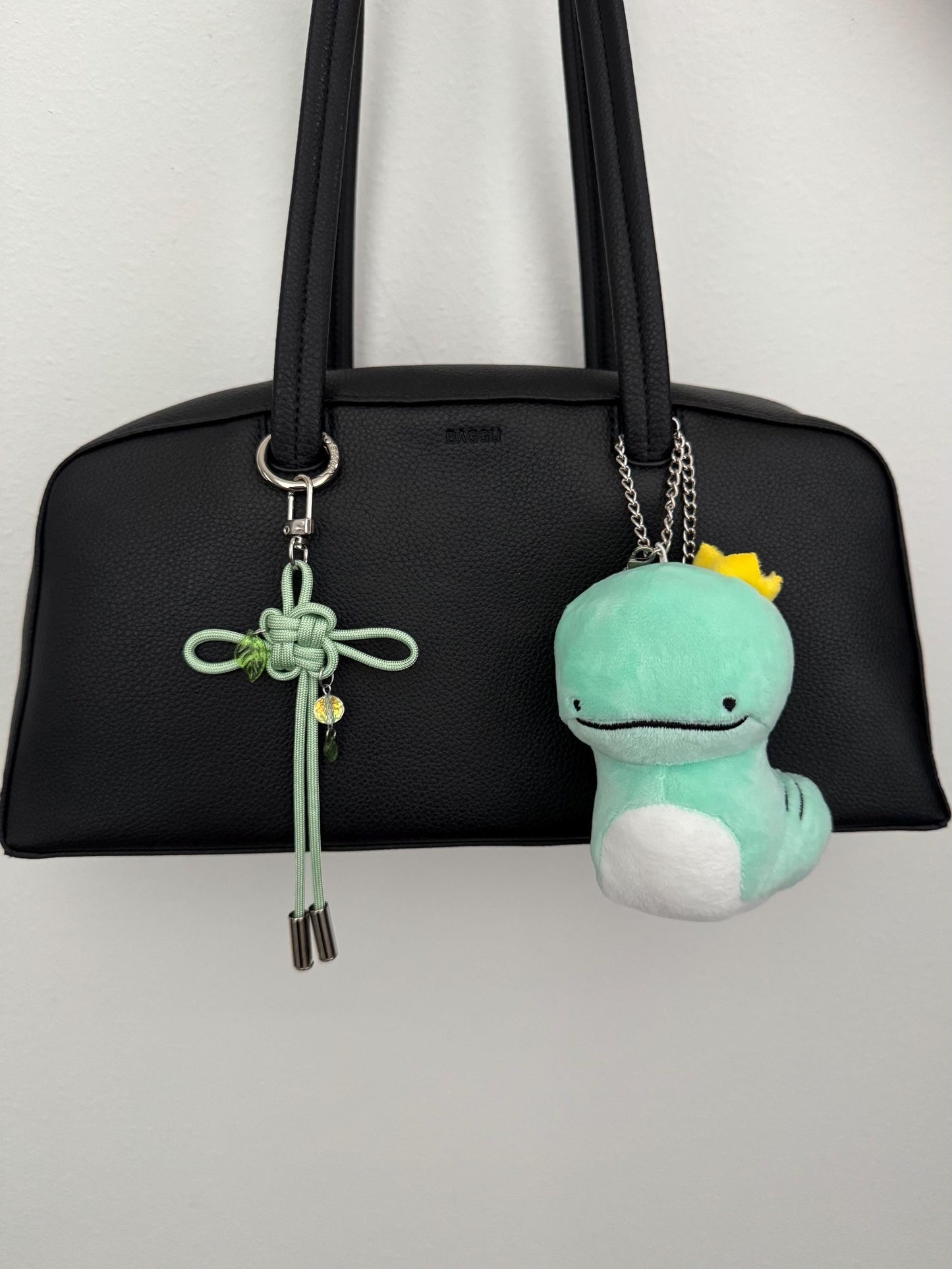 Stray Kids Hollow Lucky Knot Keychain
