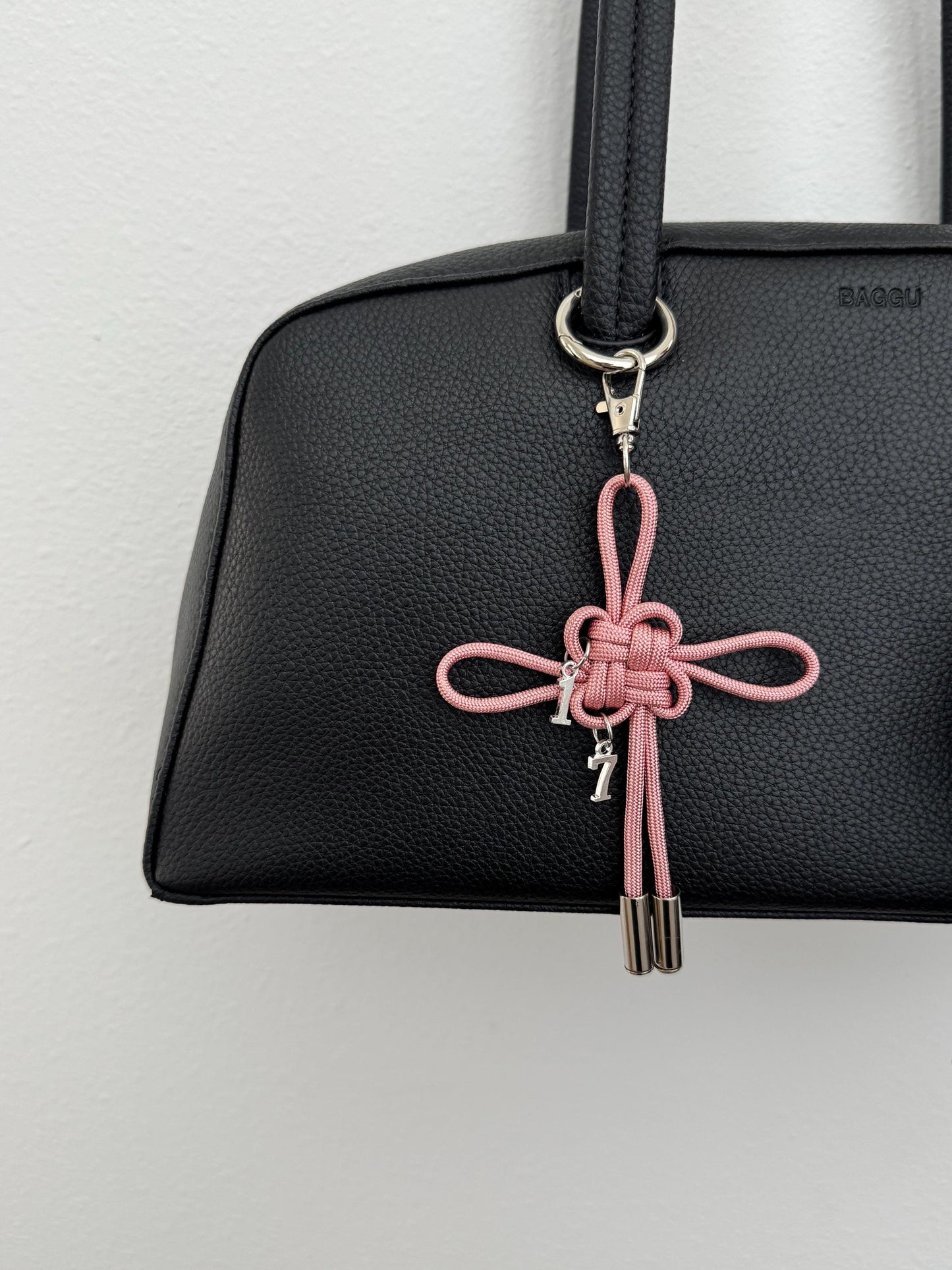 Seventeen Lucky Knot Keychain - Baby Size