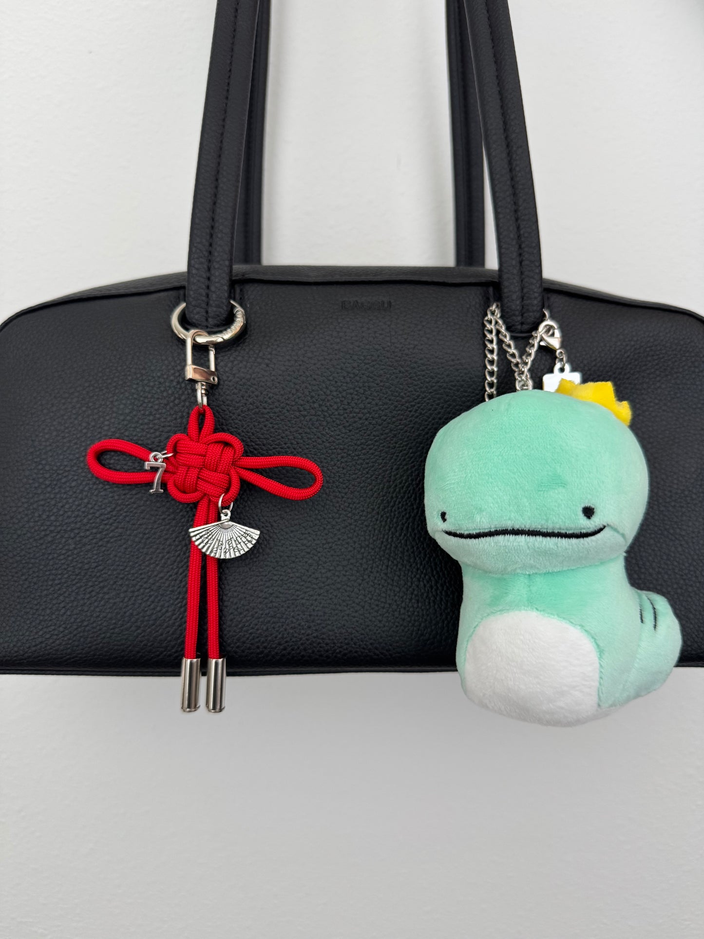 BTS ARIRANG Lucky Knot Keychain- Silver Version