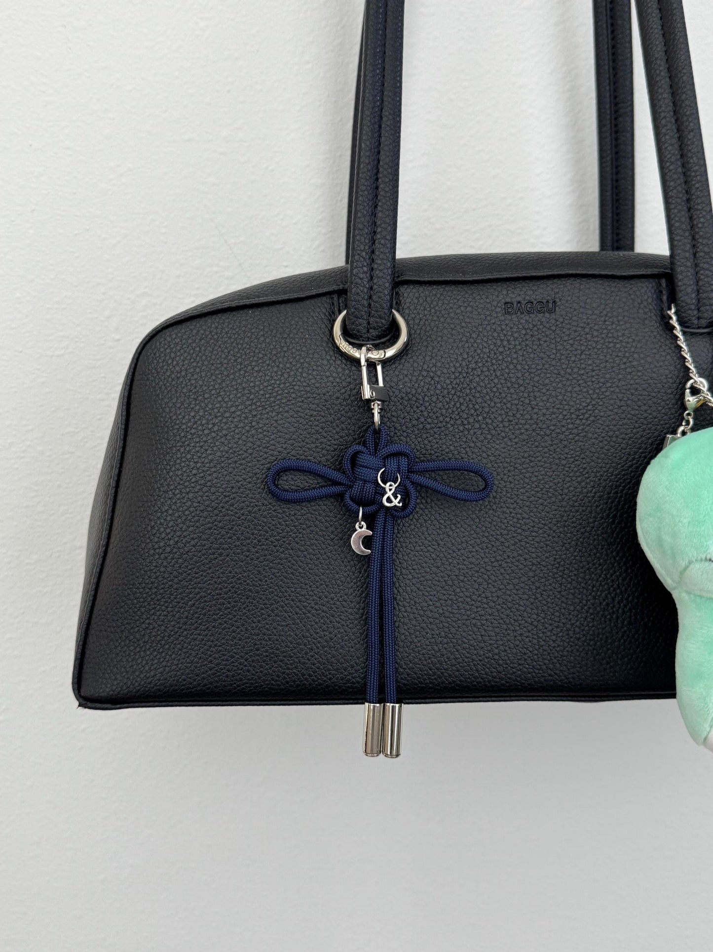 &Team Lucky Knot Keychain