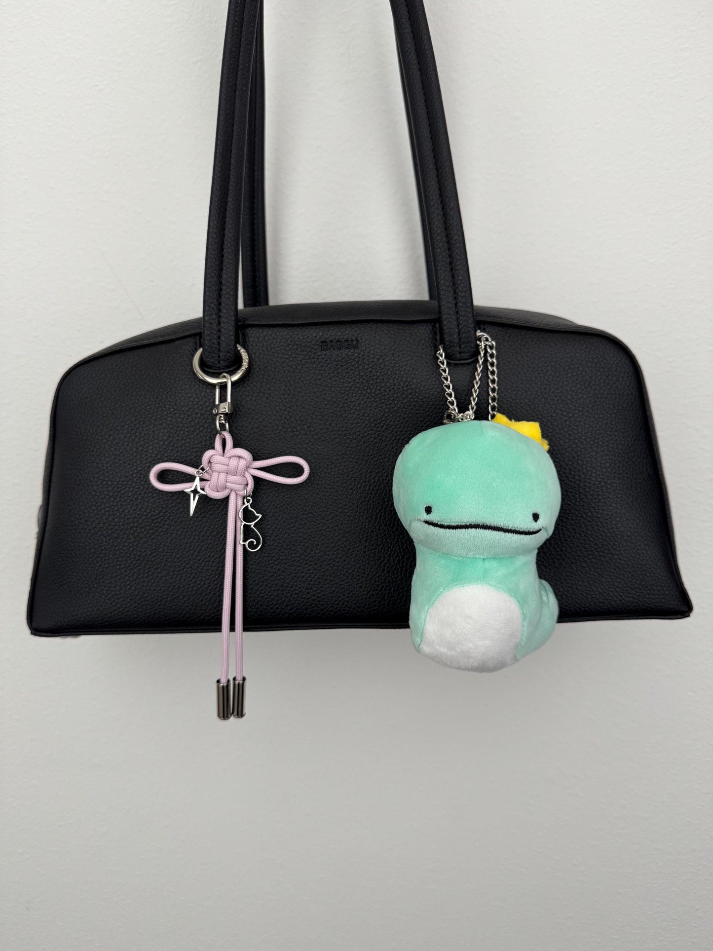 Katseye Lucky Knot Keychain
