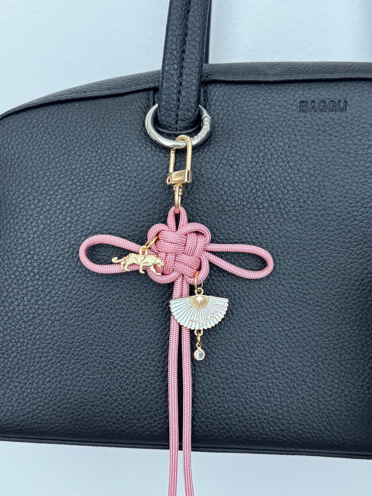 Stray Kids Lucky Knot Keychain - Gold